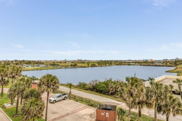 Seawall Condos image 10